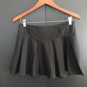 Olsenboye Mini Skirt (Any 3 clothing items/$15)